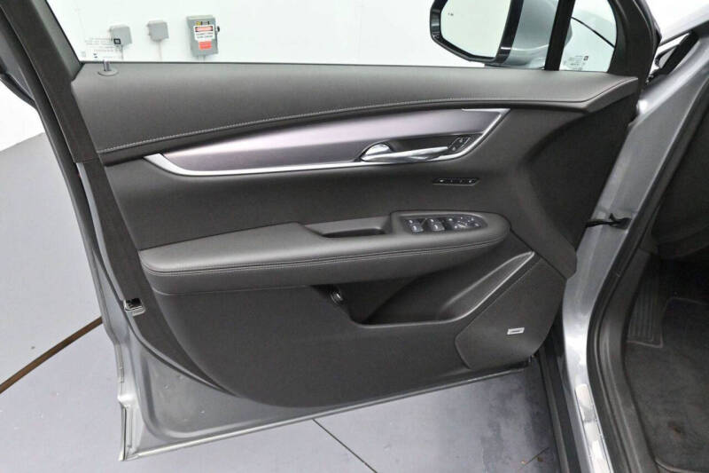 2025 Cadillac XT6 Luxury