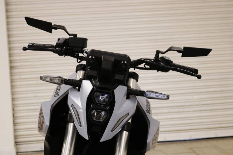 2024 Suzuki GSX800RQMs