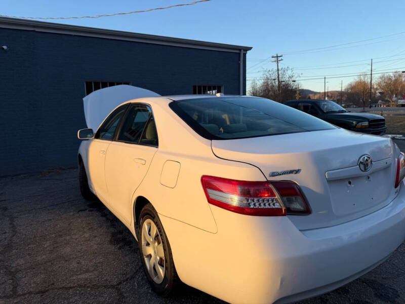 2011 Toyota Camry LE