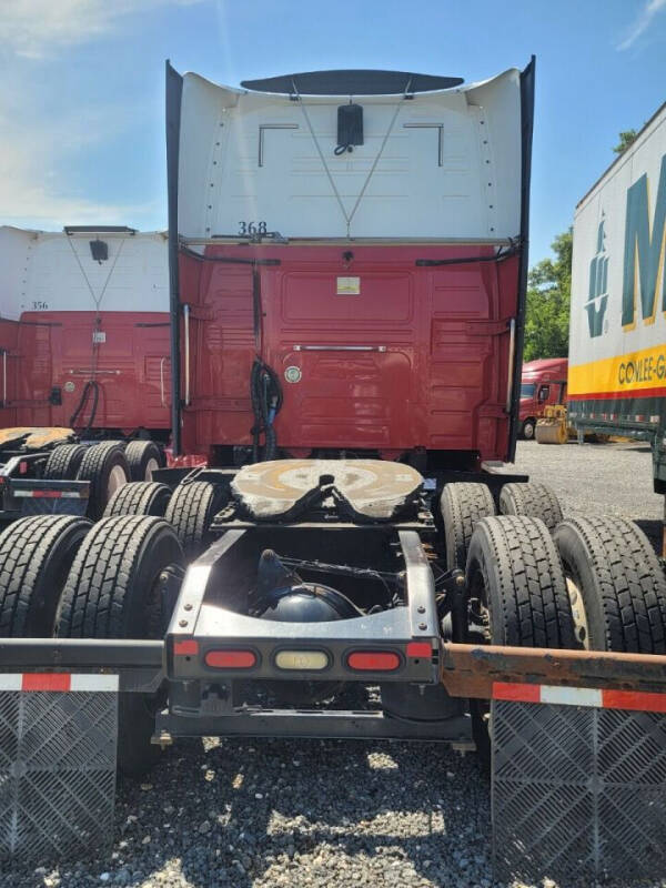2017 Volvo VNL 780