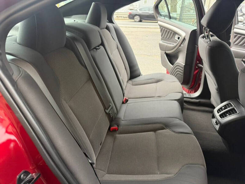 2019 Ford Taurus SEL