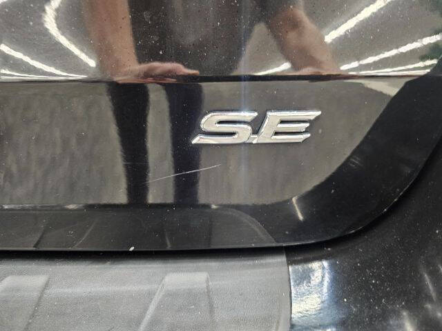 2012 Toyota Sienna SE 8-Passenger