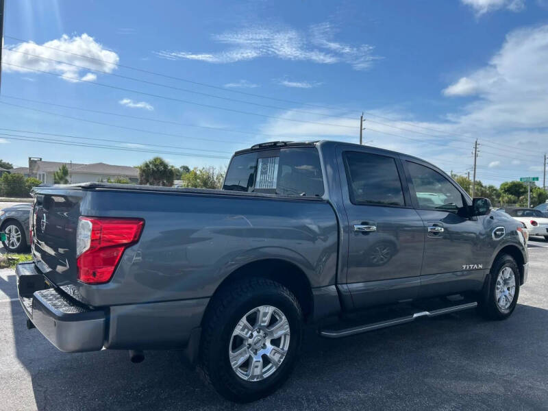 2017 Nissan Titan