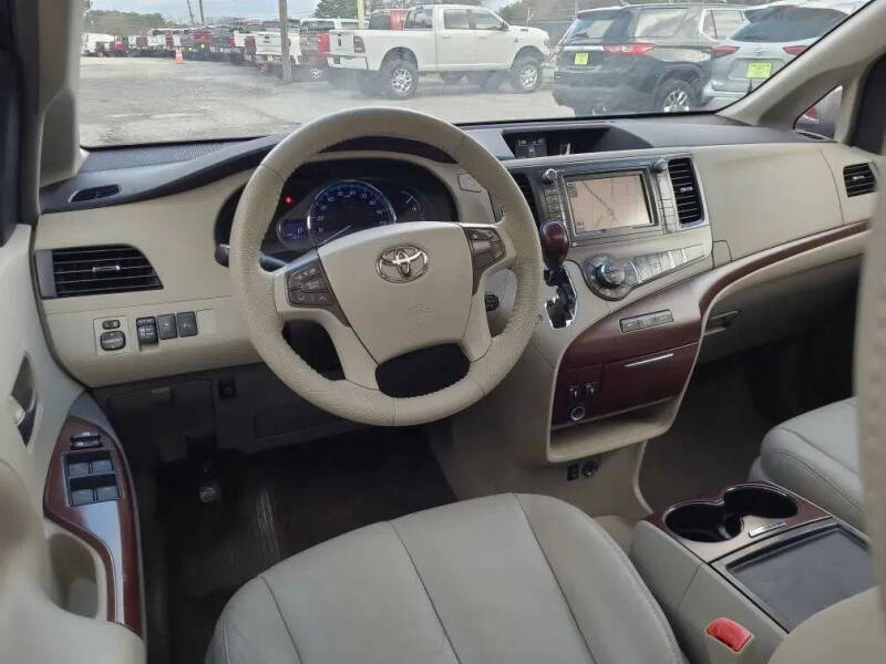 2012 Toyota Sienna Limited 7-Passenger