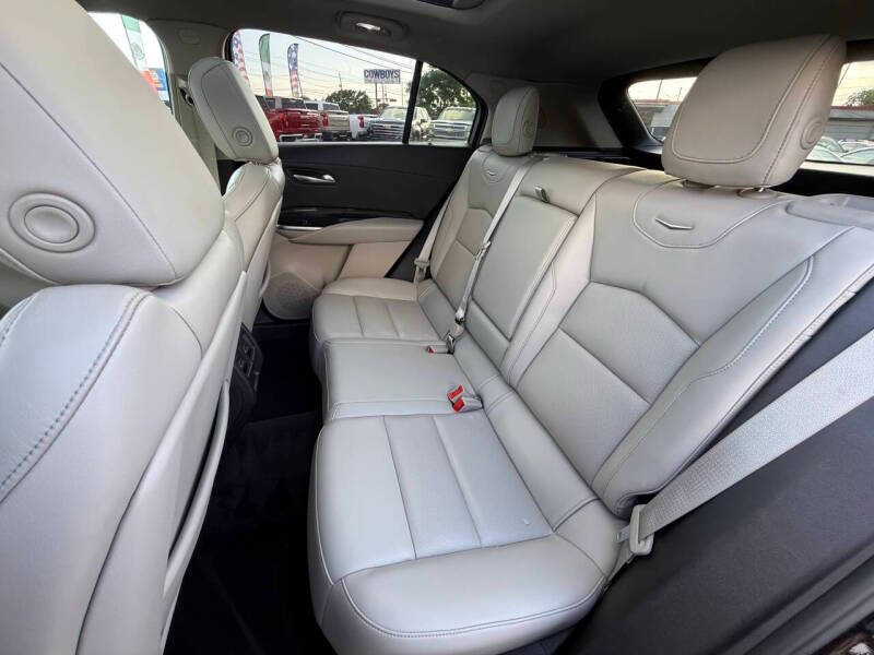 2021 Cadillac XT4 Premium Luxury