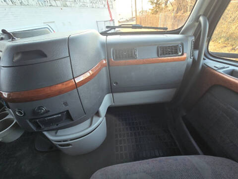 2010 Volvo VNL
