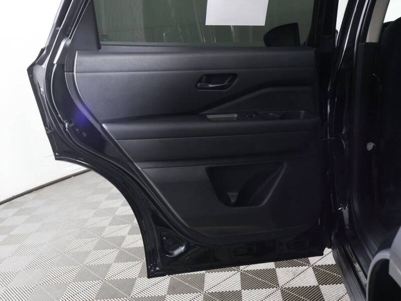 2024 Nissan Pathfinder S