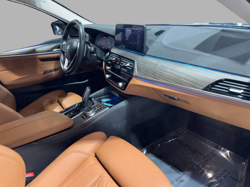 2022 BMW 5 Series 530e xDrive