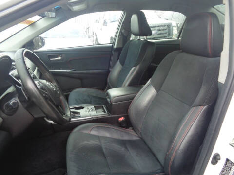 2016 Toyota Camry XSE