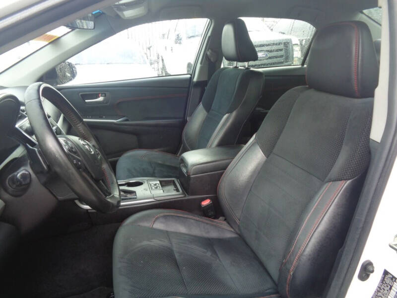 2016 Toyota Camry XSE