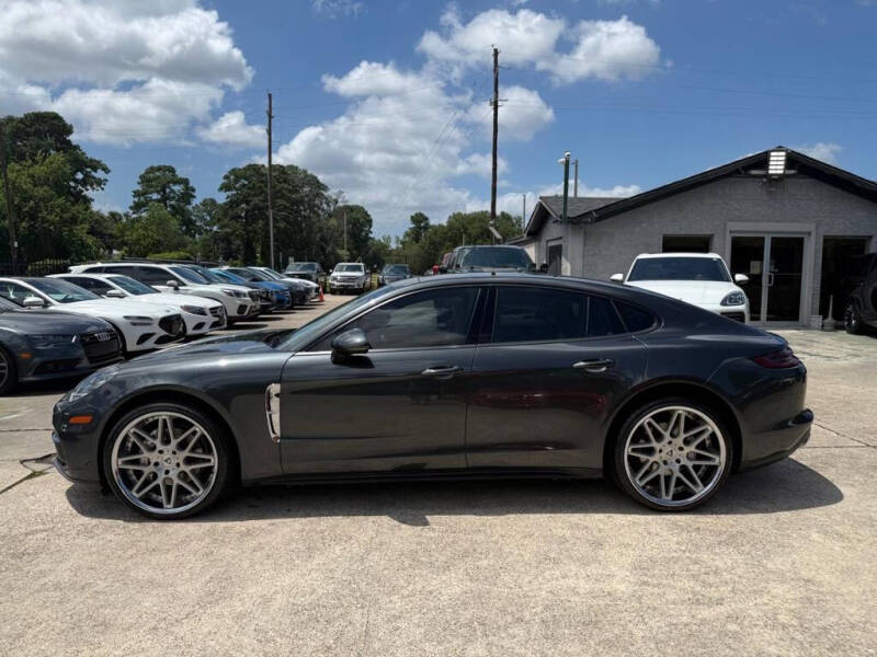 2017 Porsche Panamera 4