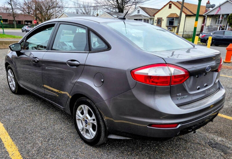 2014 Ford Fiesta SE