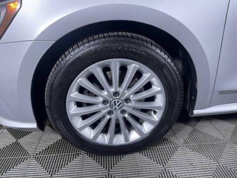 2016 Volkswagen Passat 1.8T SE