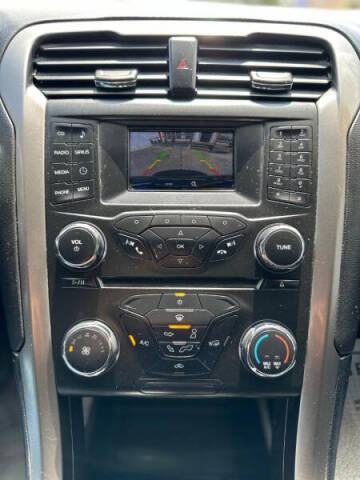 2017 Ford Fusion SE