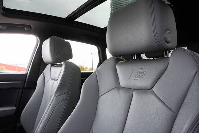 2024 Audi Q3 quattro S line Prem Plus 45 TFSI