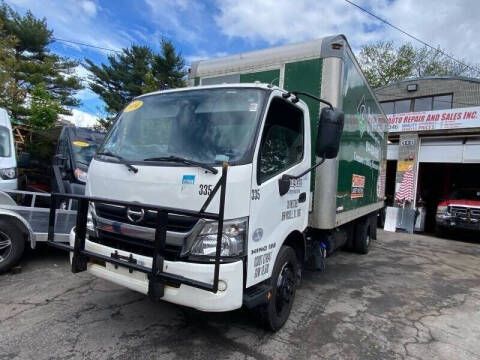 2014 Hino 195