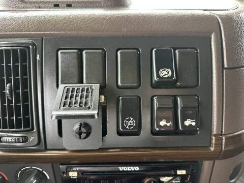 2016 Volvo VNL
