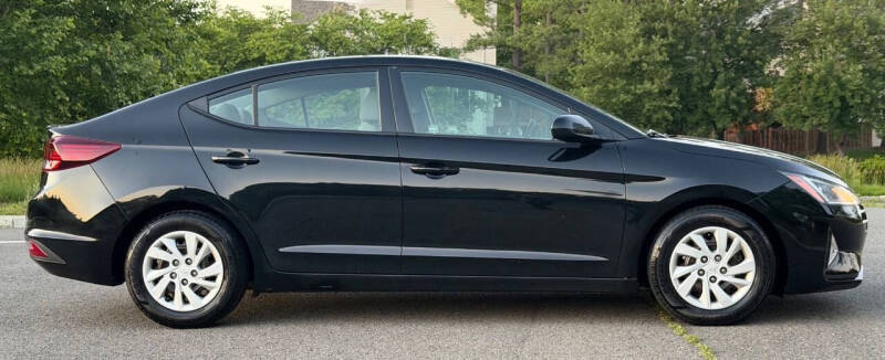 2019 Hyundai Elantra SE