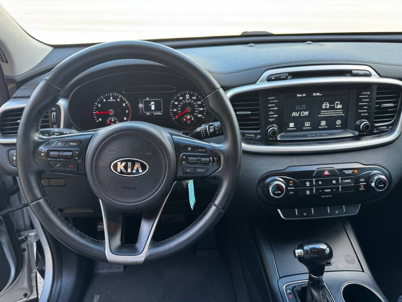 2018 Kia Sorento LX
