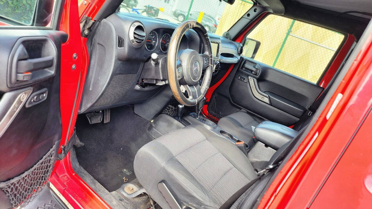 2011 Jeep Wrangler Unlimited  - $14,900