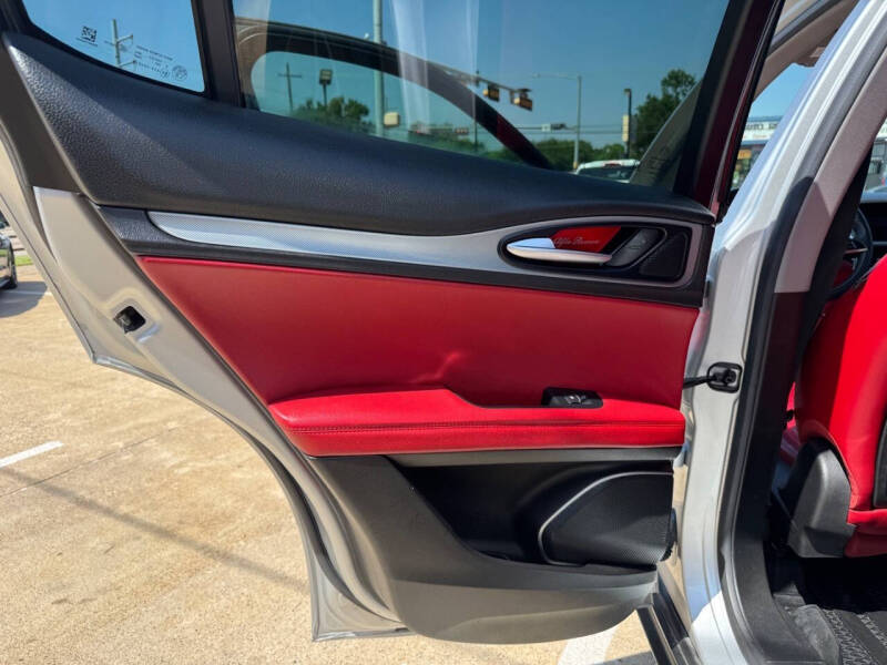 2019 Alfa Romeo Stelvio Sport