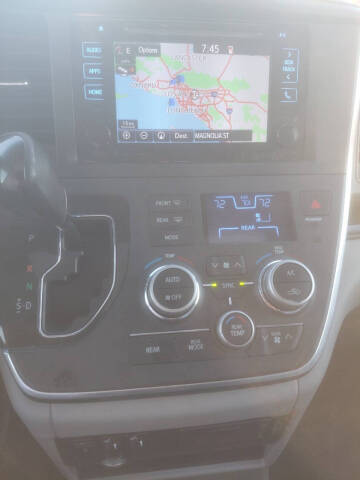 2016 Toyota Sienna XLE 8-Passenger