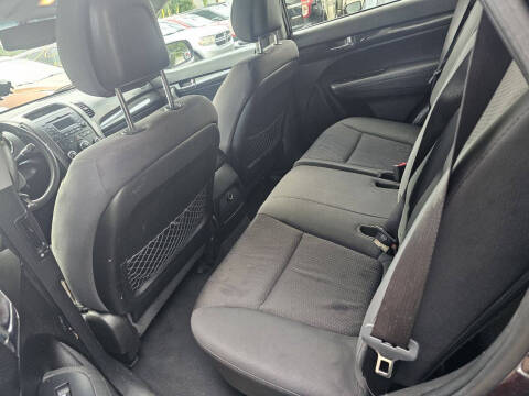 2011 Kia Sorento LX