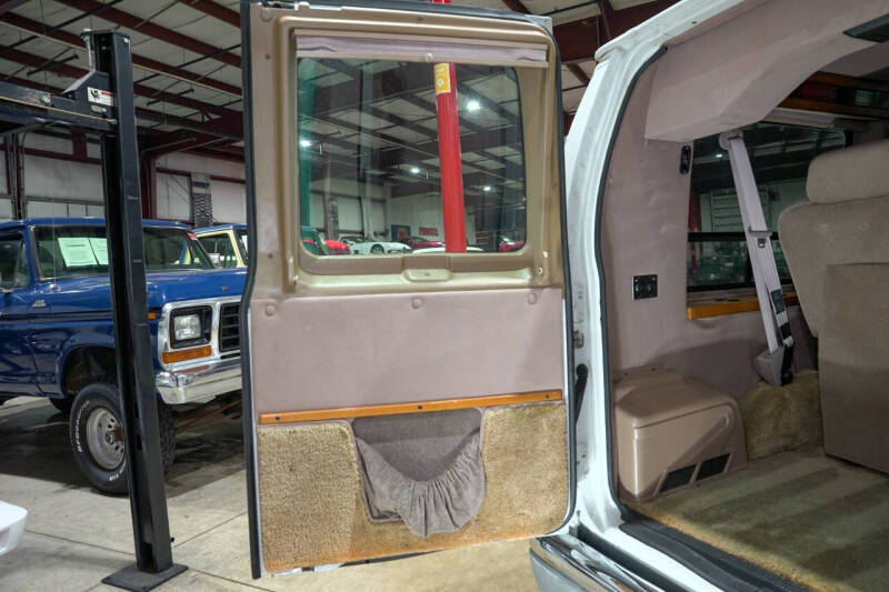 2002 Ford E-Series E-150