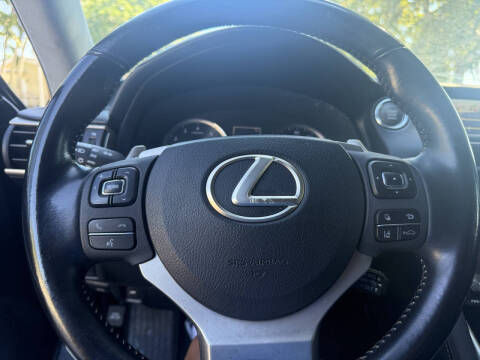 2017 Lexus IS 200t