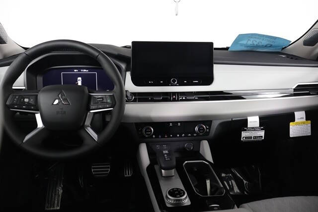 2025 Mitsubishi Outlander SEL Platinum Edition