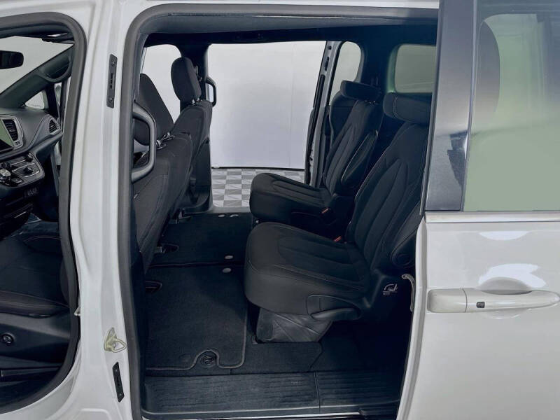 2023 Chrysler Pacifica Touring