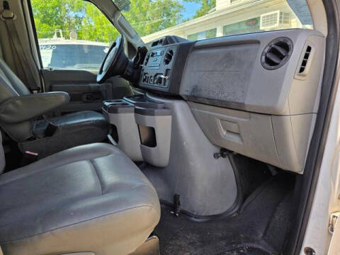 2011 Ford E-Series E-350 SD
