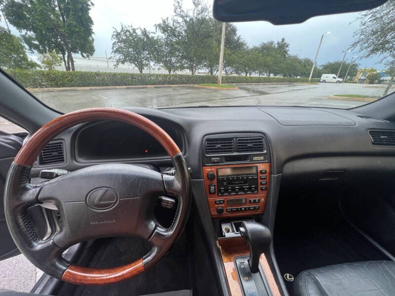 2000 Lexus ES 300
