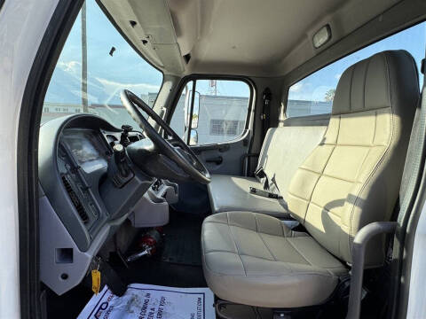 2018 Freightliner M2 106