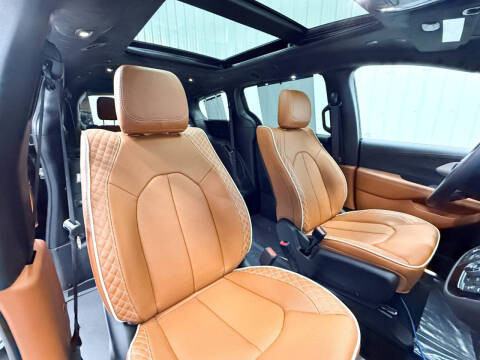 2025 Chrysler Pacifica Pinnacle