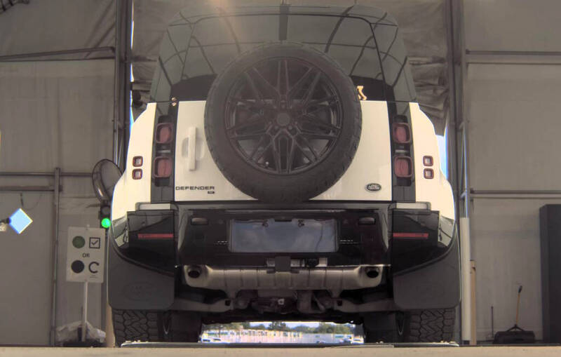 2023 Land Rover Defender 110 X-Dynamic SE