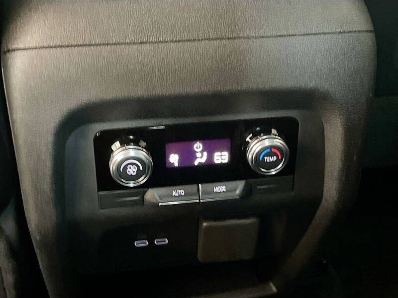 2024 GMC Acadia AT4