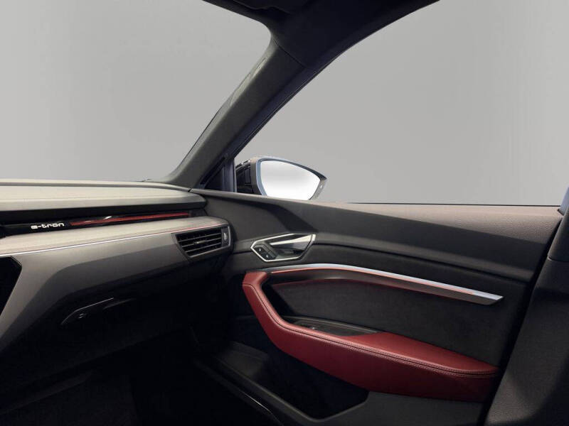 2023 Audi e-tron S Sportback quattro Premium Plus