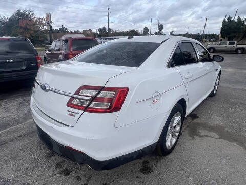 2016 Ford Taurus SE
