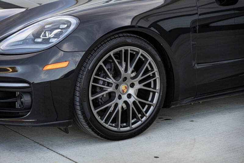 2023 Porsche Panamera 4