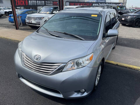 2015 Toyota Sienna XLE 7-Passenger Auto Access Seat