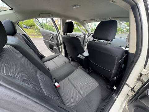 2013 Mazda MAZDA3 i SV
