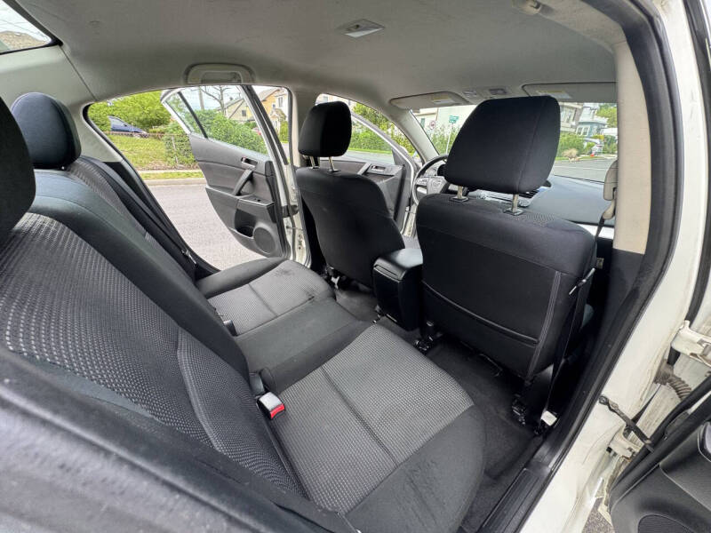 2013 Mazda MAZDA3 i SV