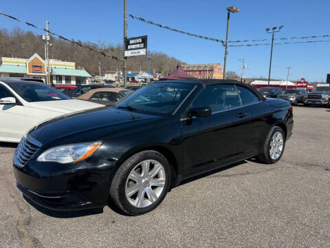 2011 Chrysler 200 for sale at SOUTH FIFTH AUTOMOTIVE LLC in Marietta OH