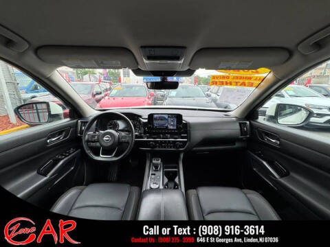 2023 Nissan Pathfinder SL