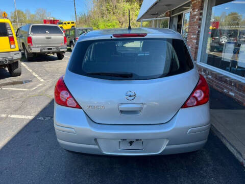 2012 Nissan Versa 1.8 S