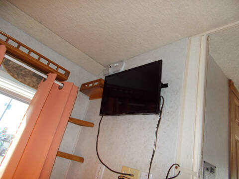 2004 Ford E450 MODEL 5270