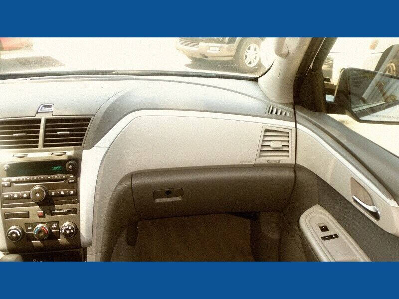 2011 Chevrolet Traverse LS