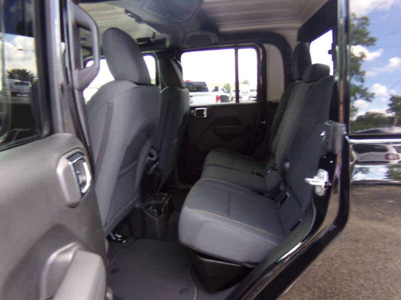 2025 Jeep Gladiator NightHawk