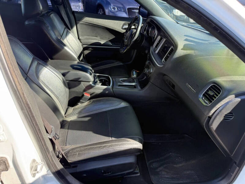 2019 Dodge Charger SXT